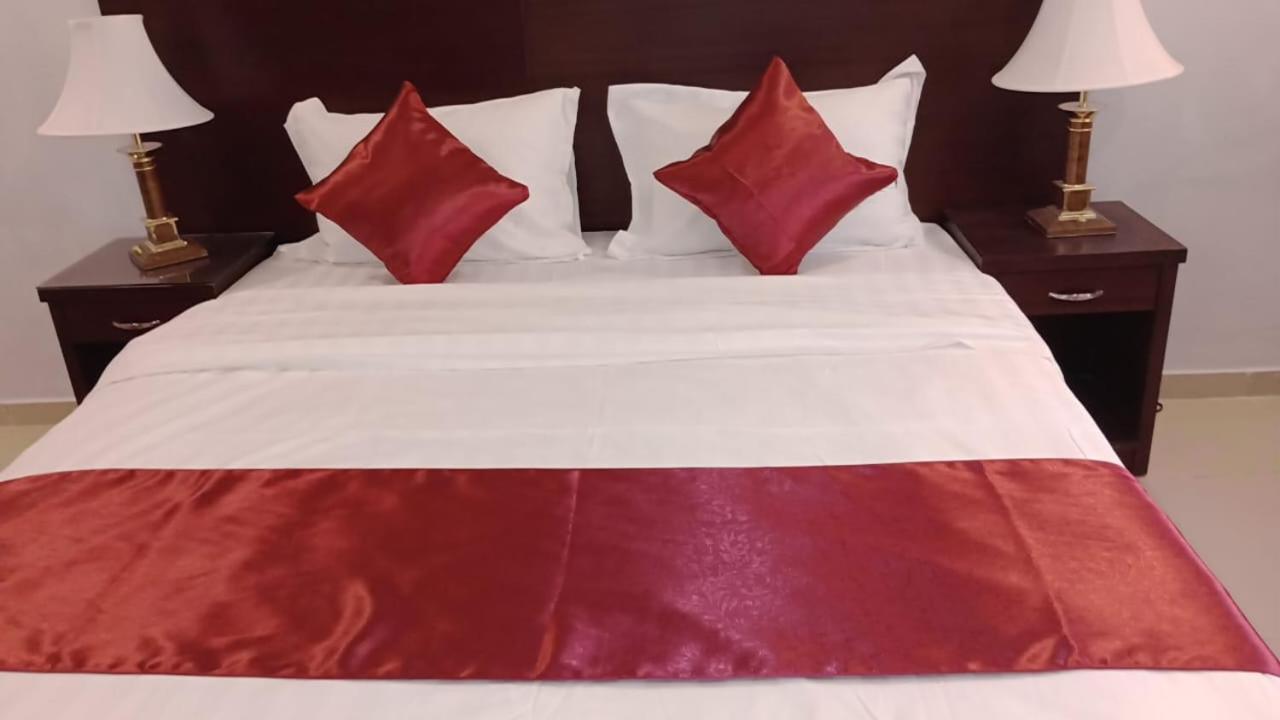 In Taibah Aparthotel Medina Exteriör bild